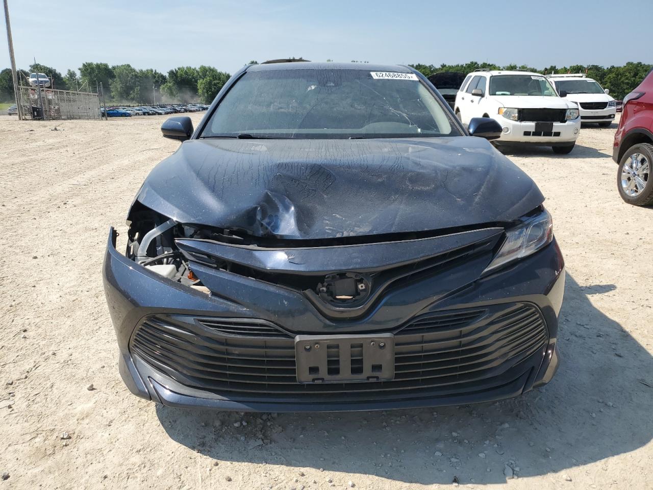 Toyota Camry le 2020