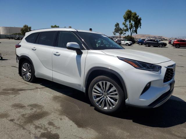2022 TOYOTA HIGHLANDER 5TDEBRCH8NS082408