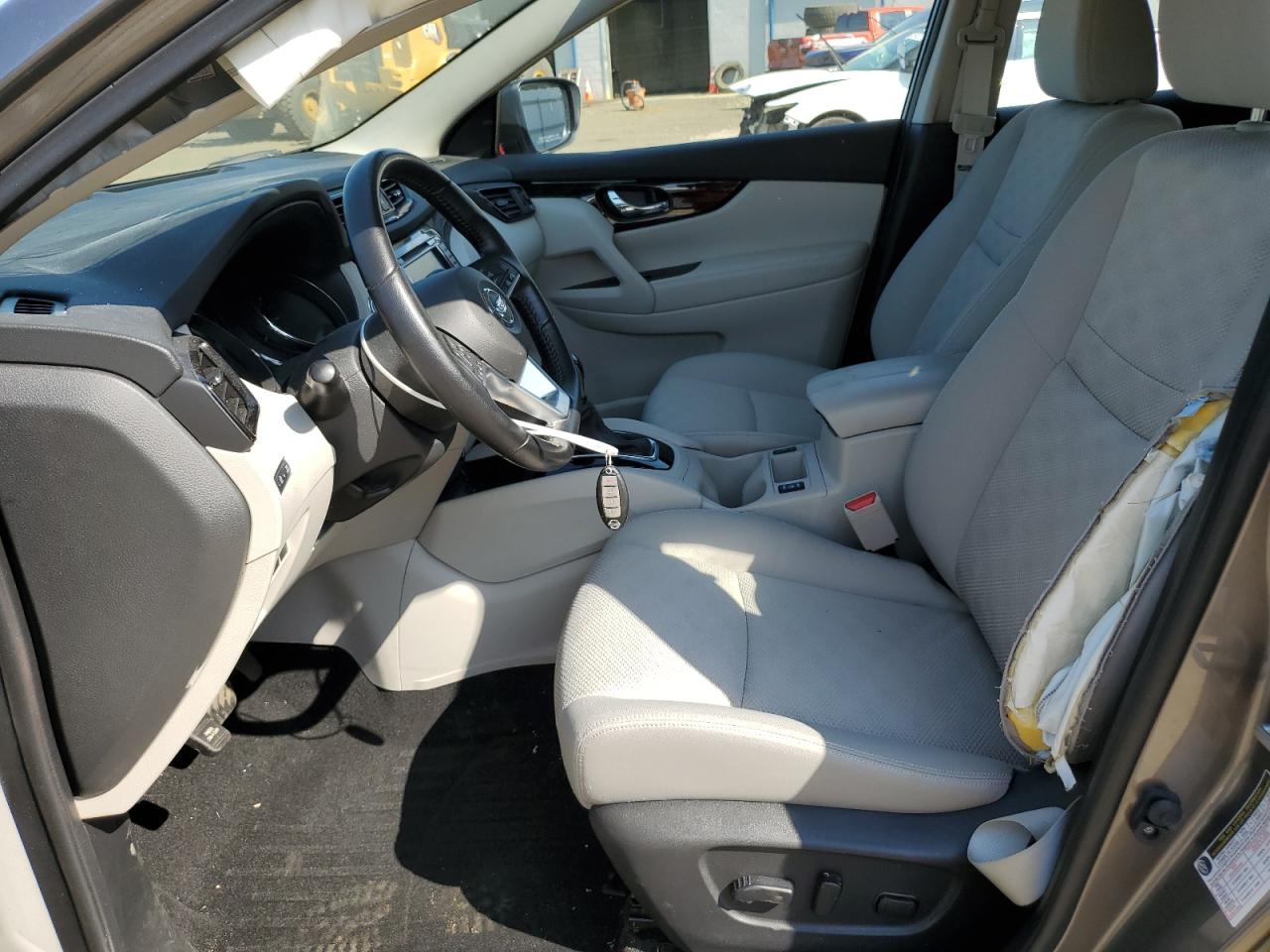 NISSAN ROGUE SPORT S