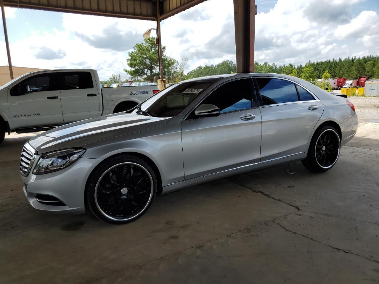MERCEDES-BENZ S-CLASS 550