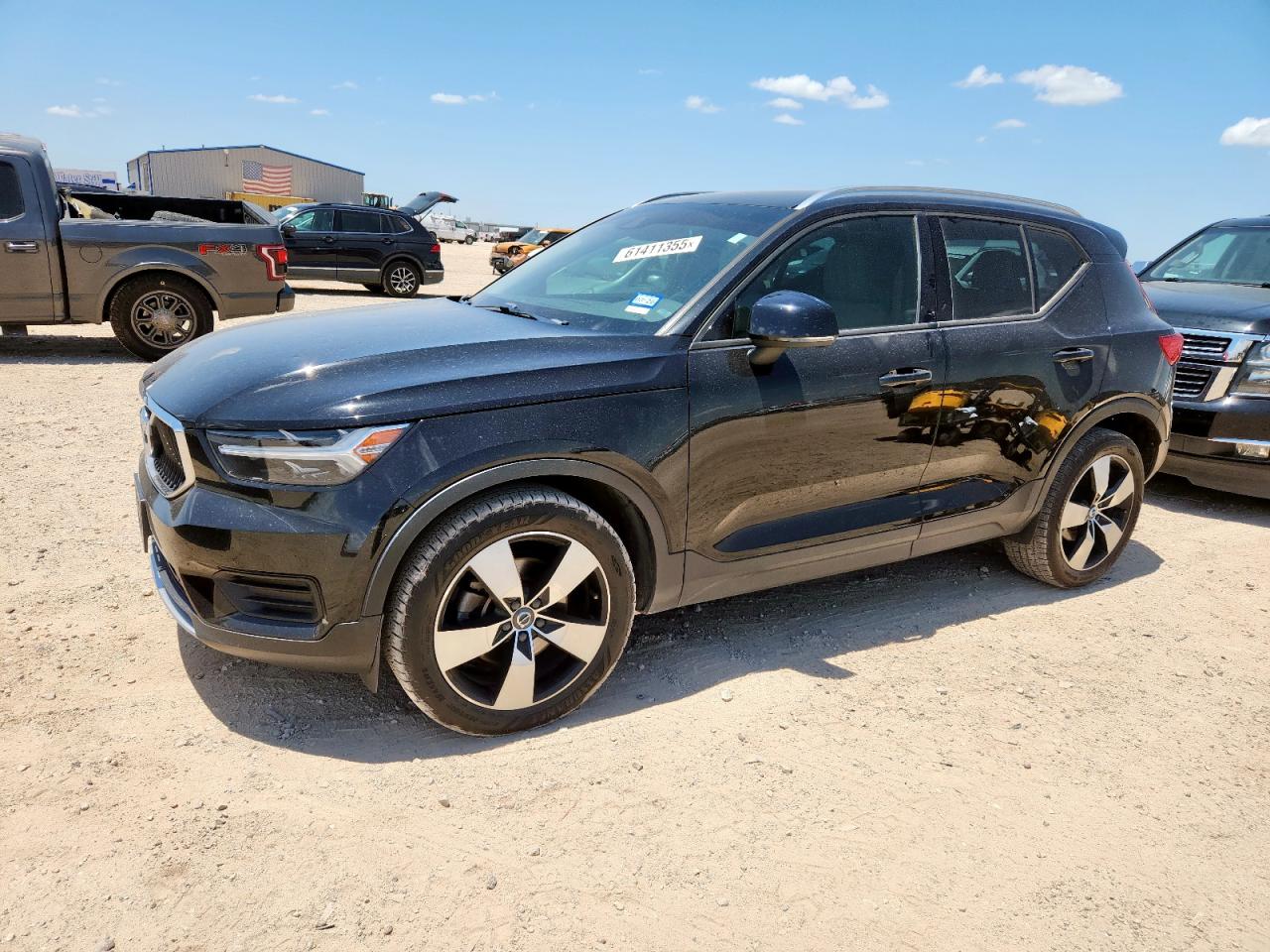 VOLVO XC40 T4 MOMENTUM