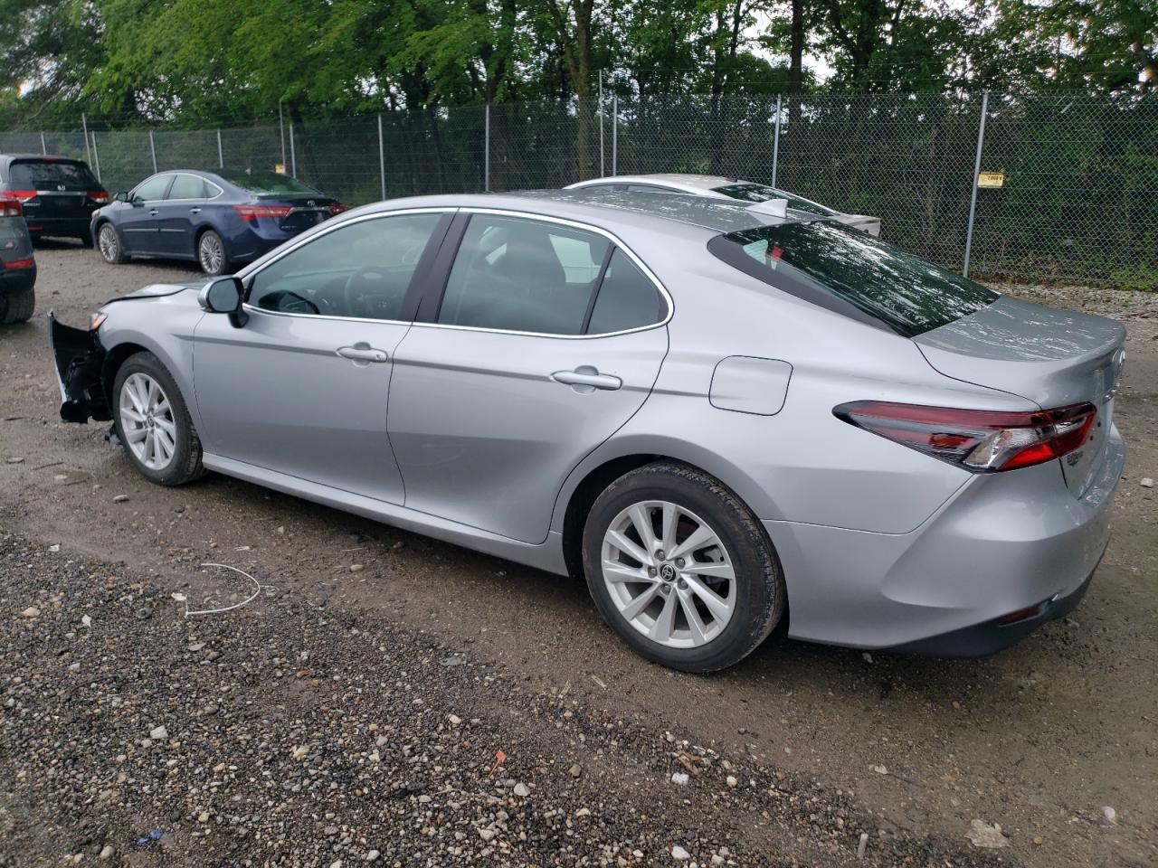 Toyota Camry le 2021