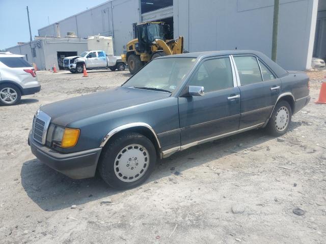 MERCEDES-BENZ 300 E