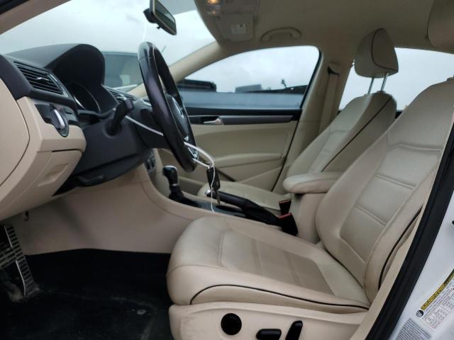 2017 VOLKSWAGEN PASSAT R-L 1VWDT7A36HC020495