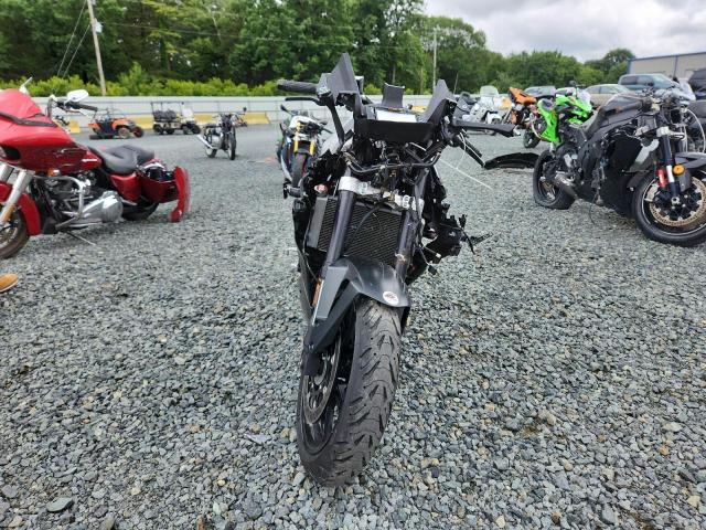 2025 SUZUKI GSX800 F JS1EM13B0S7100195
