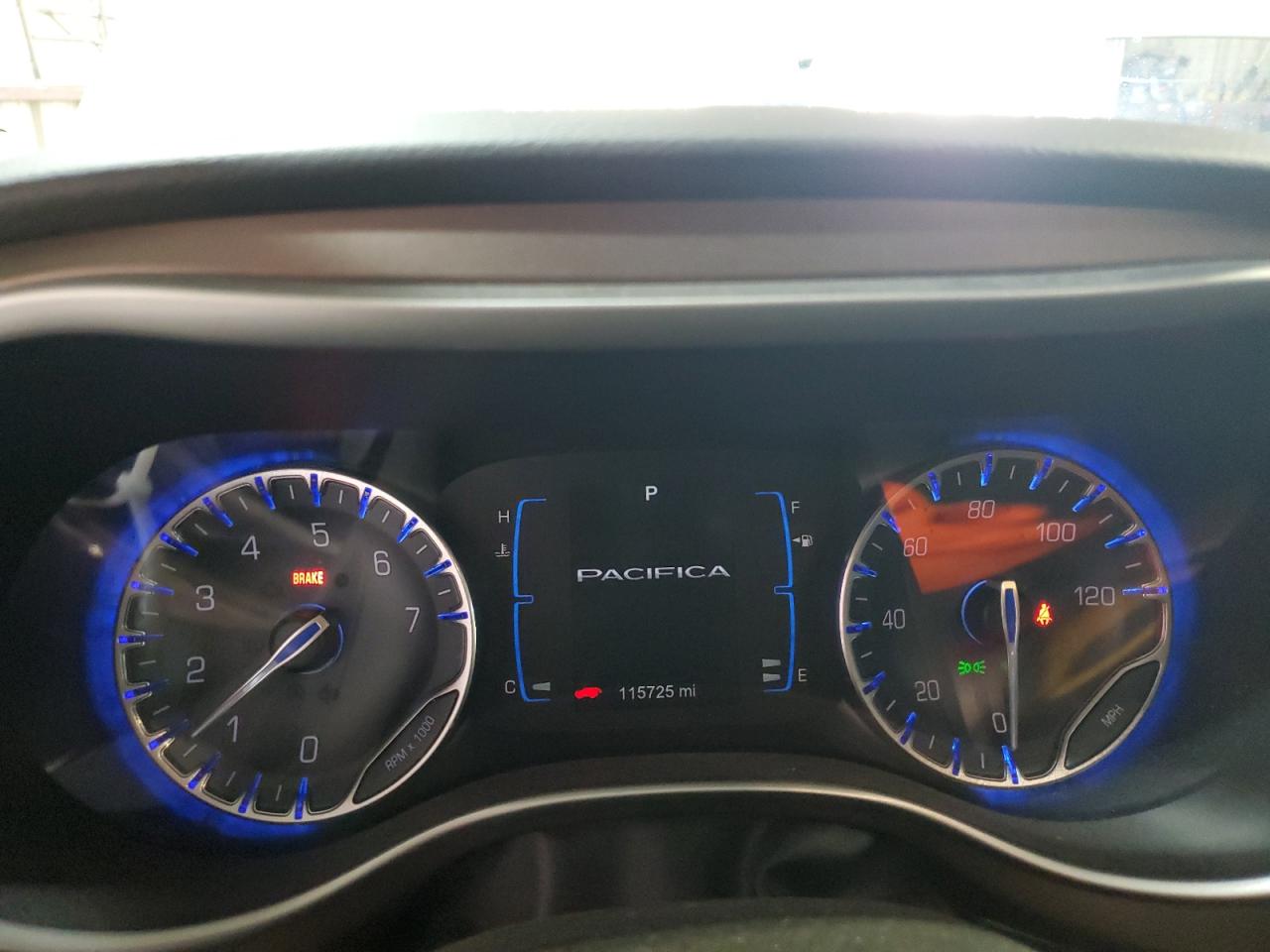 CHRYSLER PACIFICA TOURING