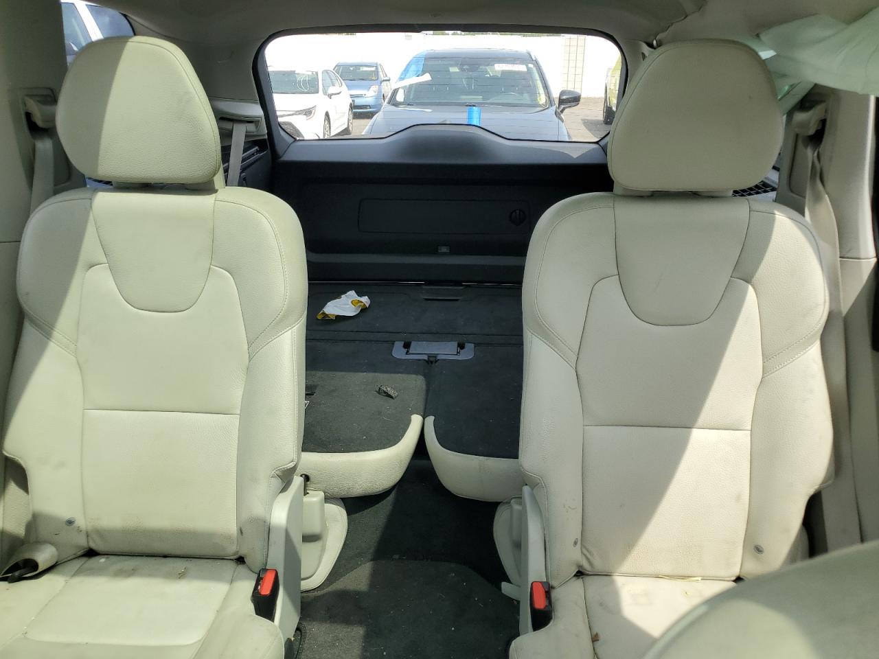 VOLVO XC90 T6 MOMENTUM