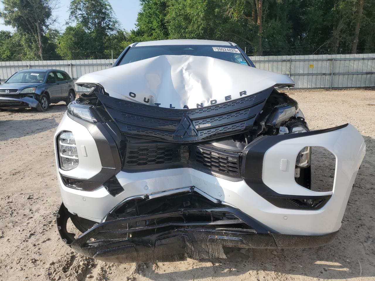 MITSUBISHI OUTLANDER SE