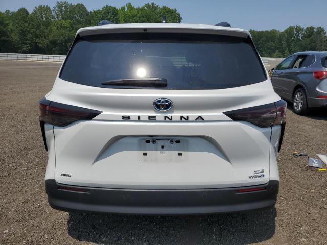 2024 TOYOTA SIENNA XLE - 5TDJSKFCXRS150185