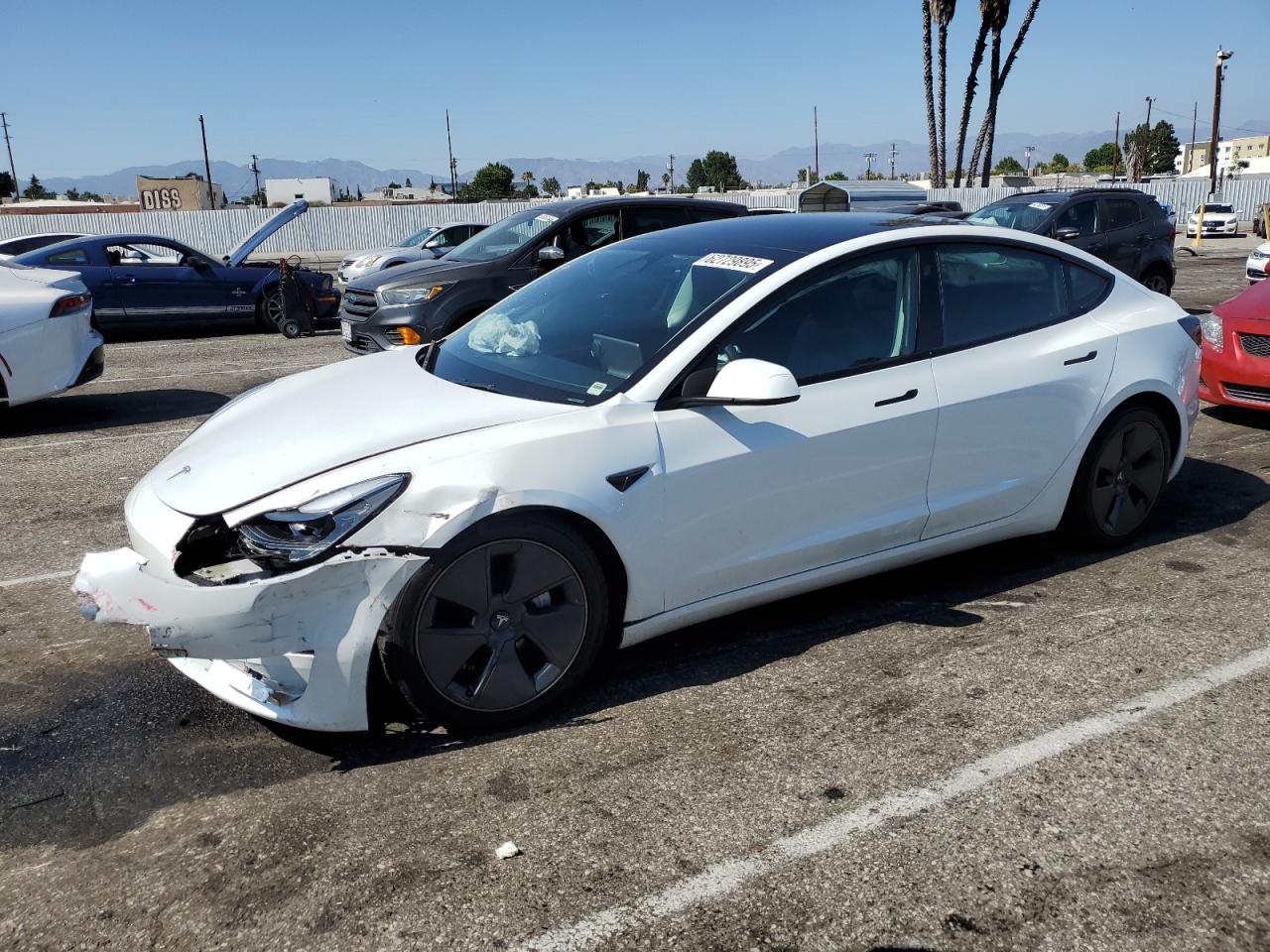 TESLA MODEL 3