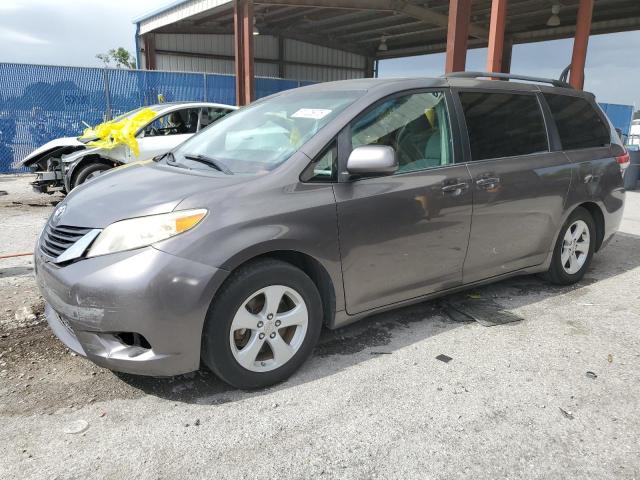 TOYOTA SIENNA LE