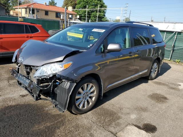 TOYOTA SIENNA XLE