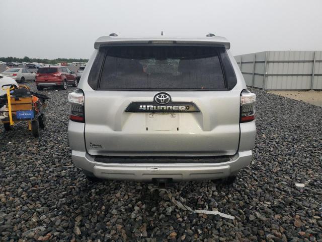 2019 TOYOTA 4RUNNER SR JTEBU5JRXK5618158