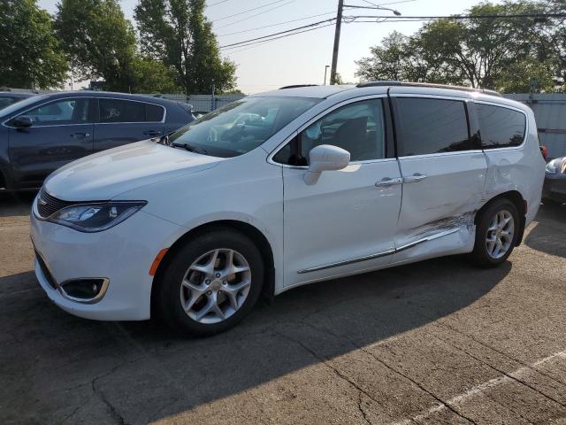 Vin: 2c4rc1bg8hr635855, lot: 59083075, chrysler pacifica touring l 2017 img_1