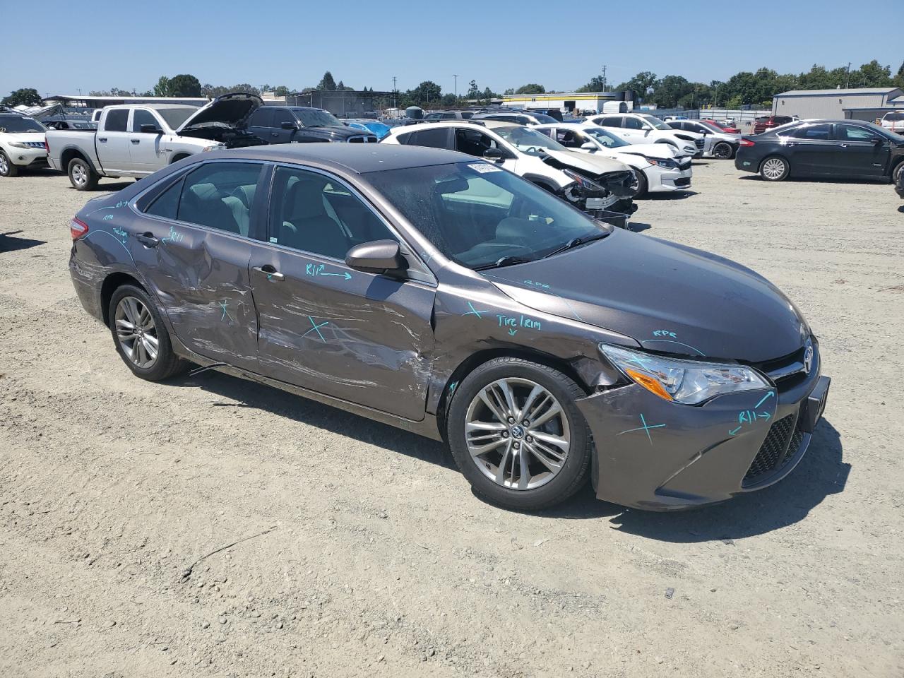 Toyota Camry le 2015