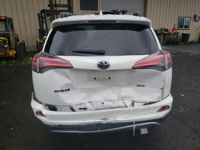 2017 TOYOTA RAV4 XLE JTMWFREV2HJ147525