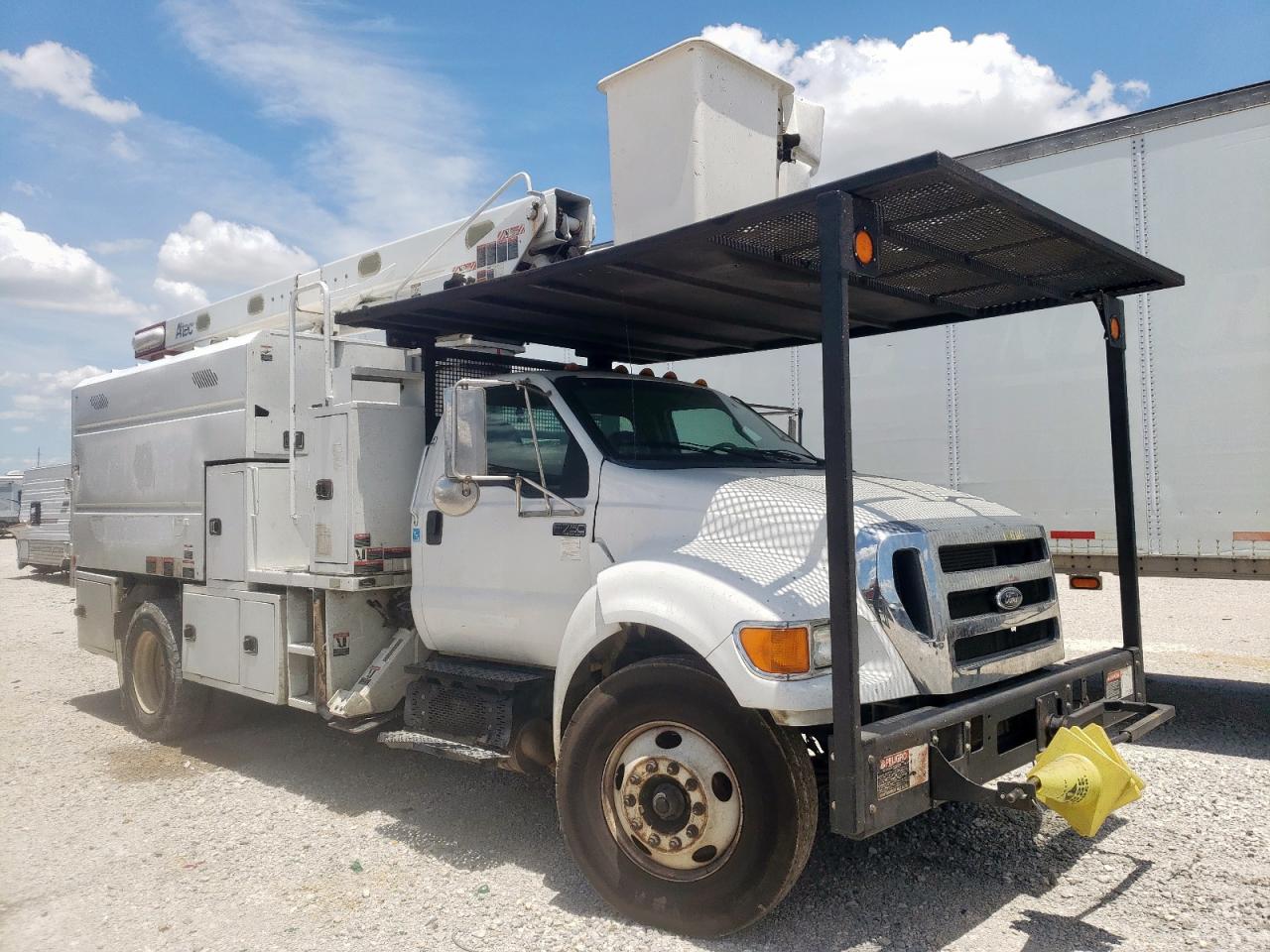 FORD F-750 SUPER DUTY