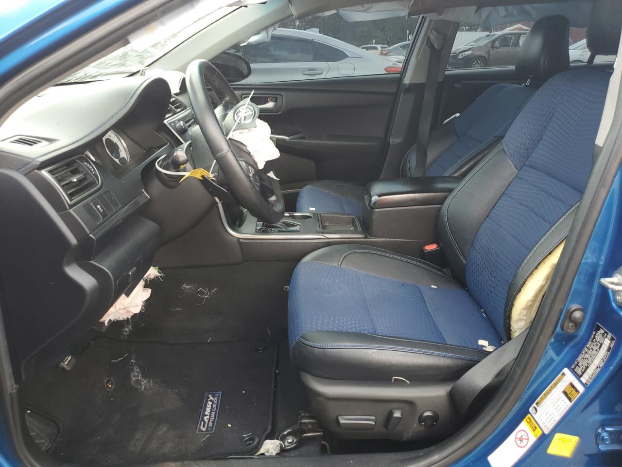 Toyota Camry le 2016