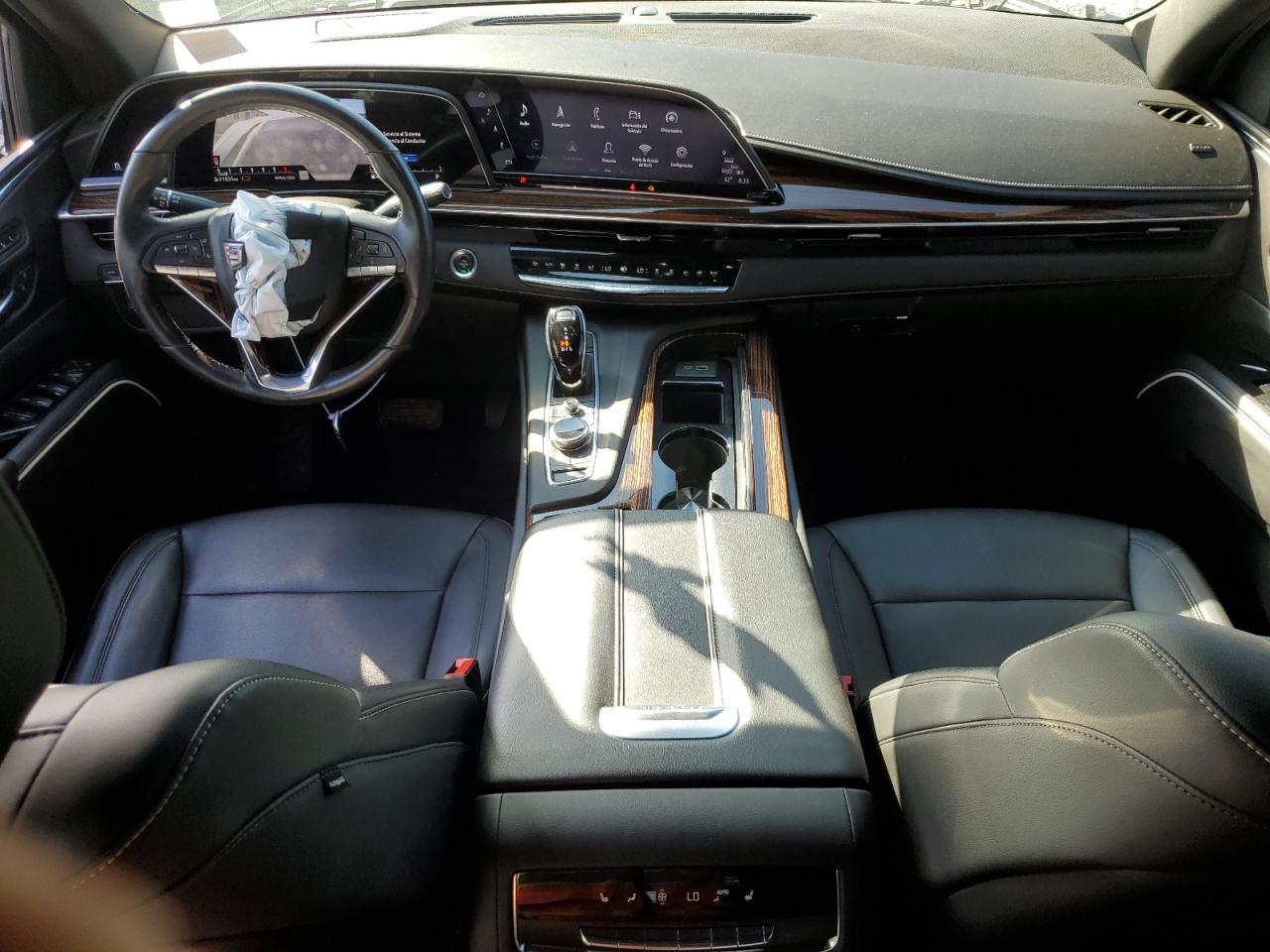 CADILLAC ESCALADE LUXURY