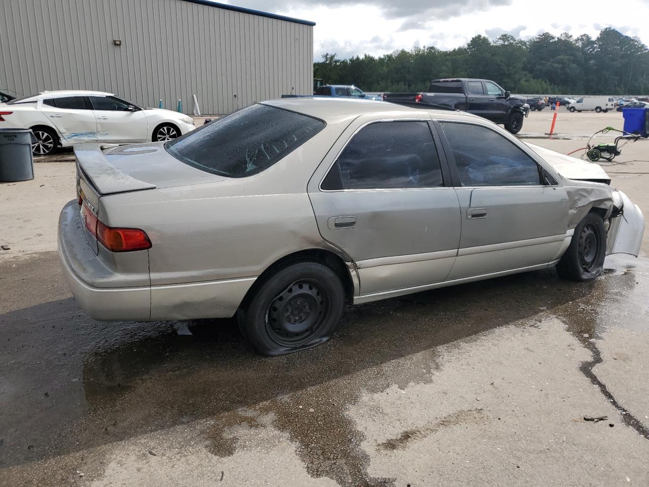 Lot #3197971456 2001 TOYOTA CAMRY LE
