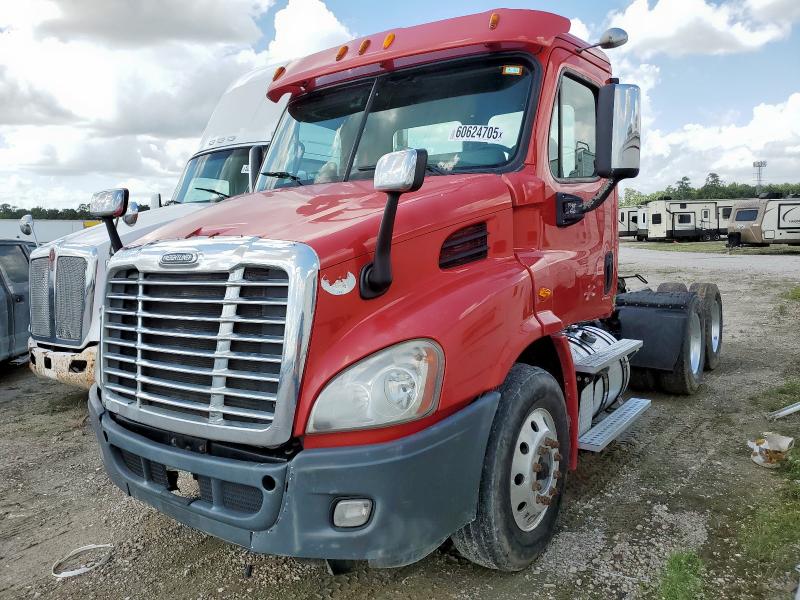 FREIGHTLINER CASCADIA 1 2015 red tractor diesel 1FUJGBDV7FLGE0061 photo #3