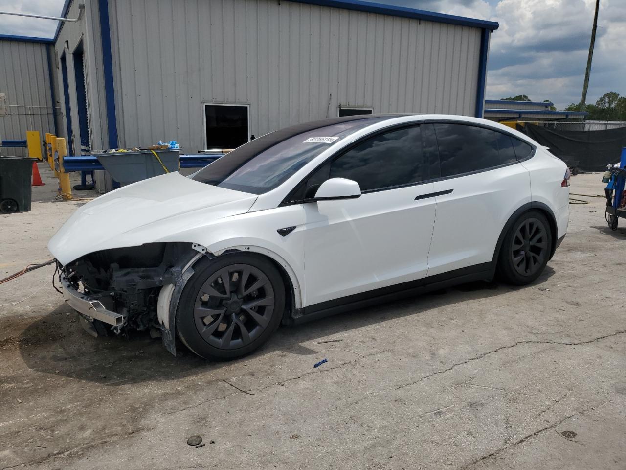 TESLA MODEL X