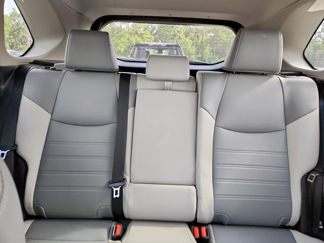 TOYOTA RAV4 XLE PREMIUM