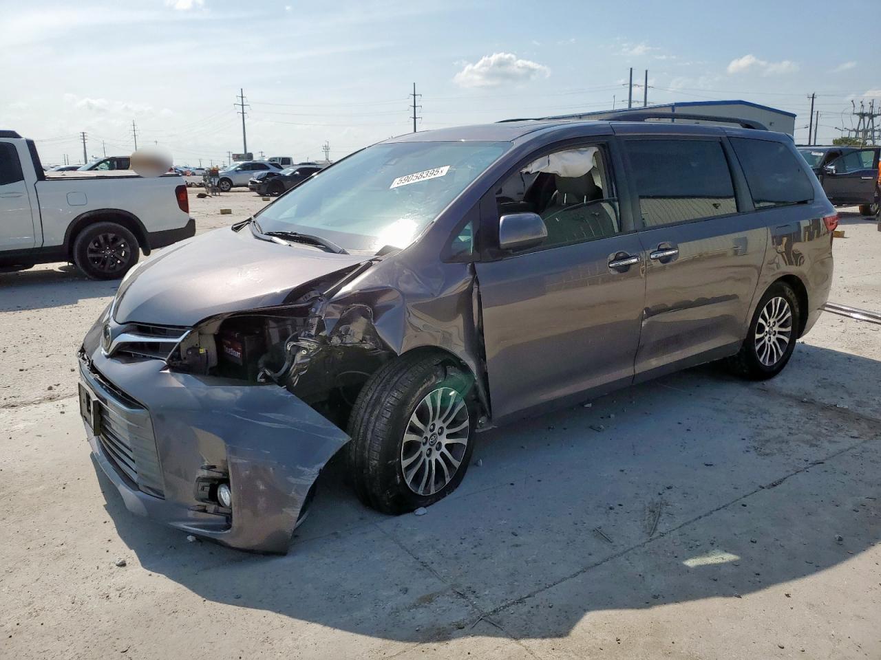 TOYOTA SIENNA XLE