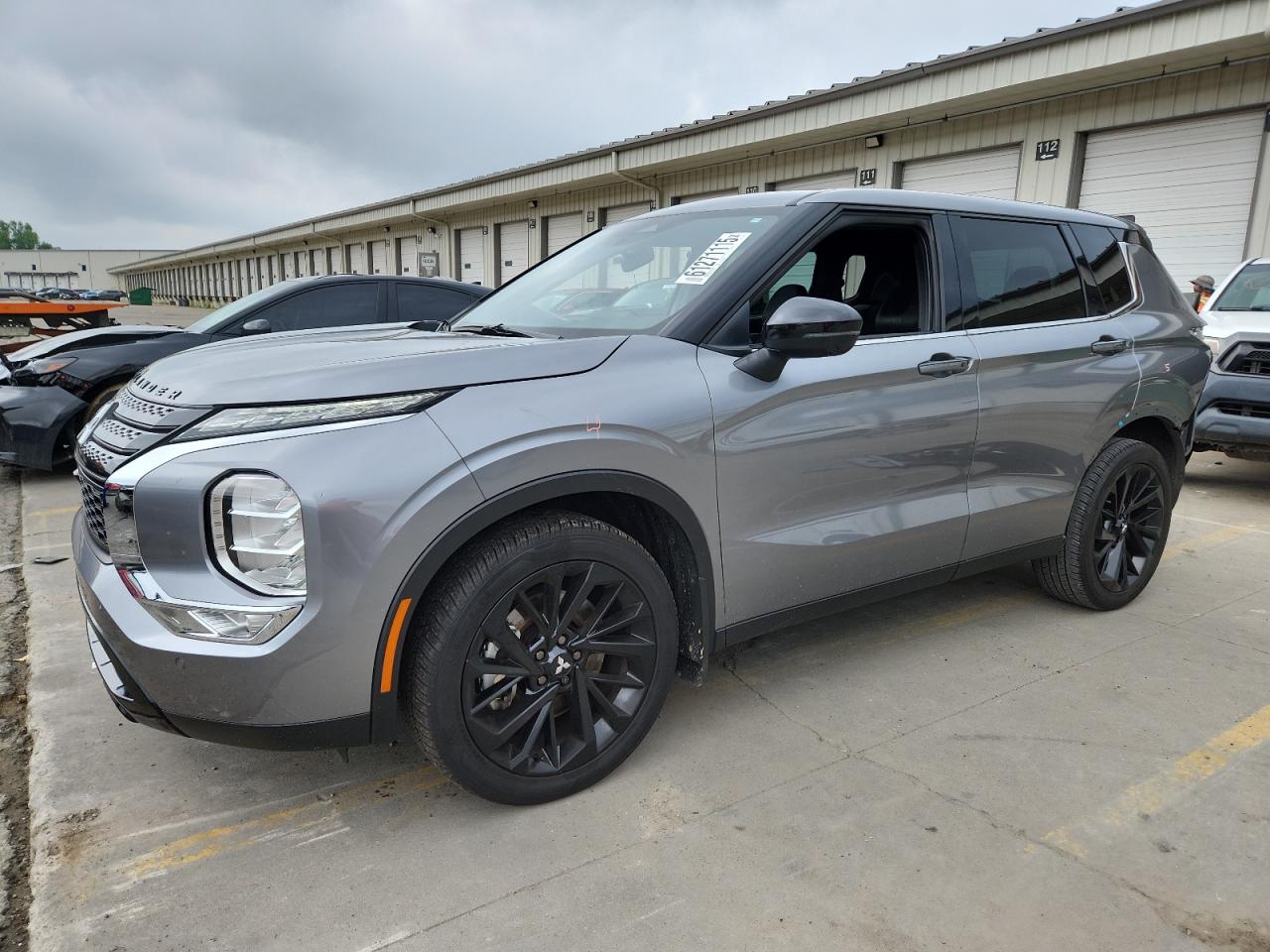 MITSUBISHI OUTLANDER SE