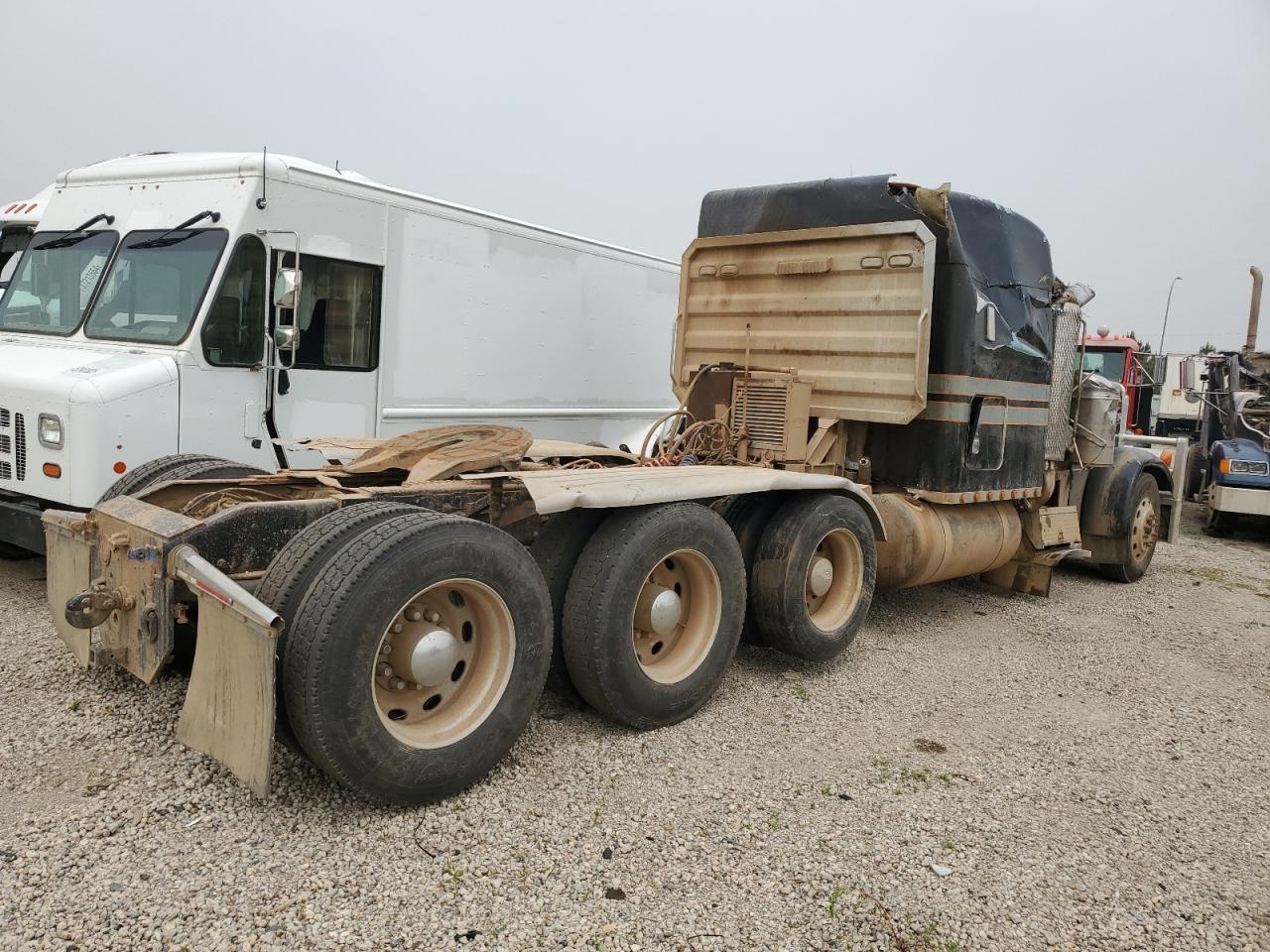 Lot #3276640571 2004 PETERBILT 379