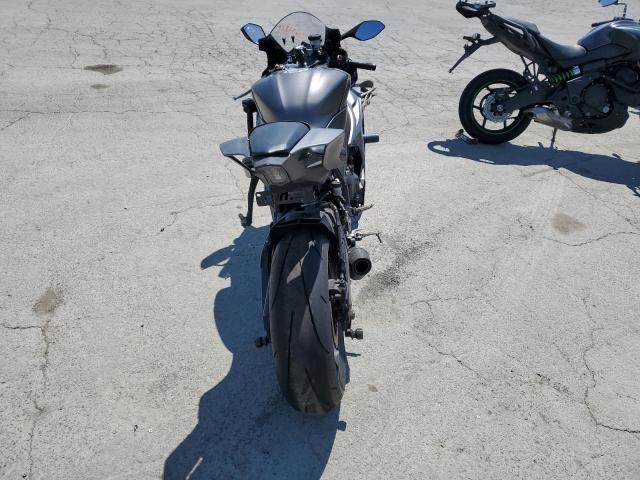 2018 YAMAHA YZFR6 C JYARJ28Y3JA001807