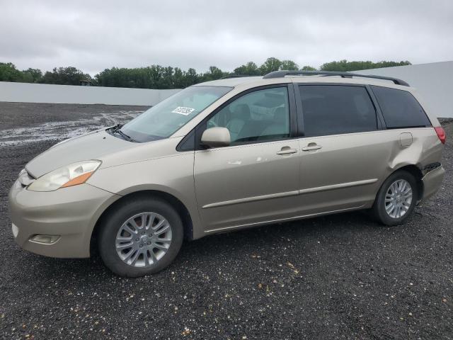TOYOTA SIENNA XLE