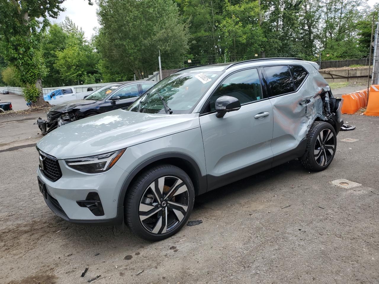 VOLVO XC40 PLUS
