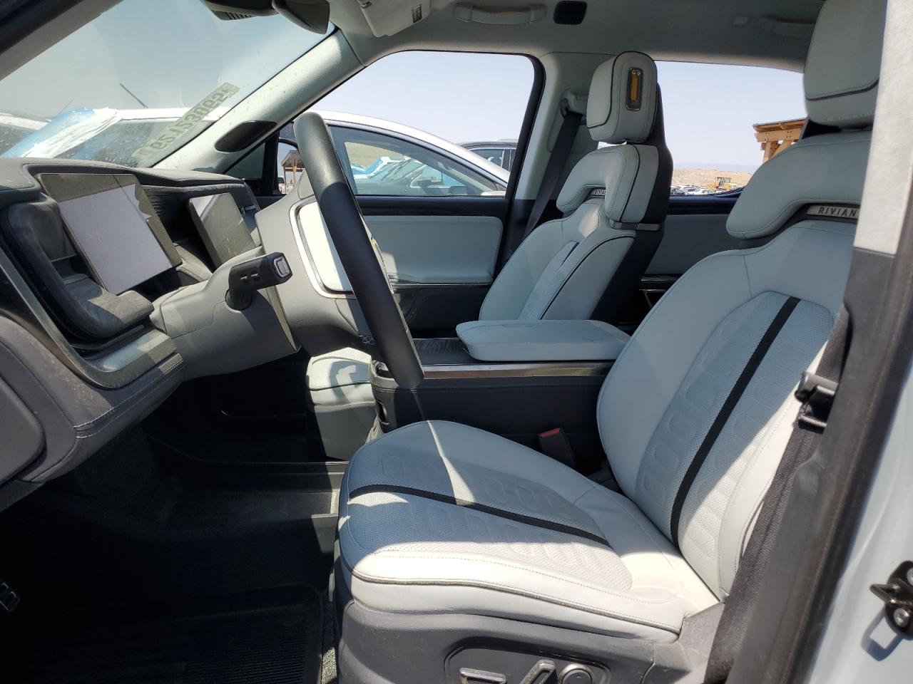 RIVIAN R1T ADVENTURE