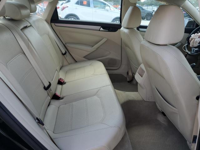 2015 VOLKSWAGEN PASSAT S - 1VWAS7A30FC044570