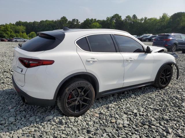 2018 ALFA ROMEO STELVIO ZASFAKAN8J7C00010