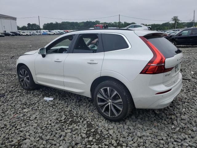 VOLVO XC60 B5 MO 2022 white  gas YV4L12RK9N1082156 photo #3