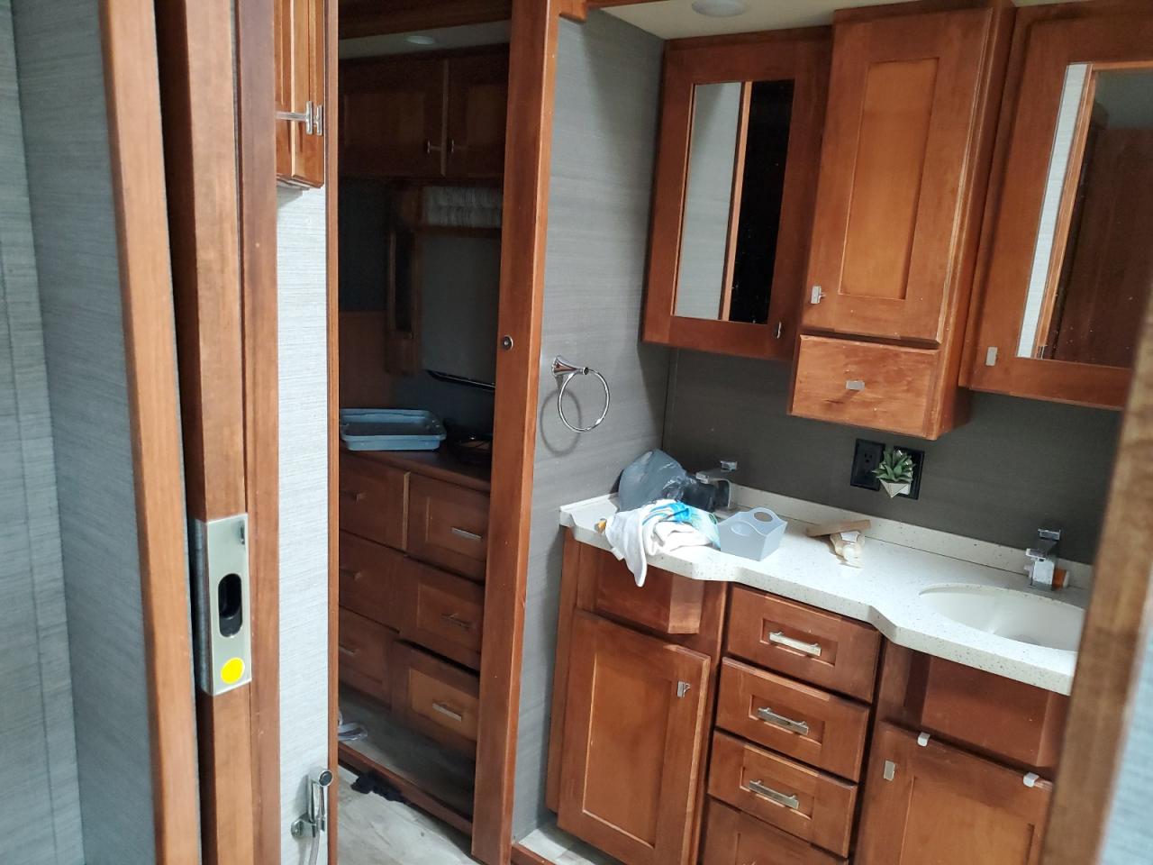 Lot #3270020033 2020 VANLEIGHRV VILANO