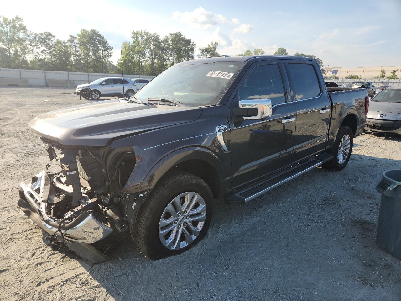 FORD F-150 LARIAT