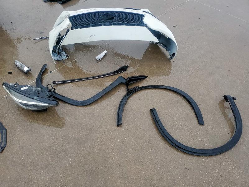 2018 INFINITI QX30 BASE SJKCH5CP2JA056283