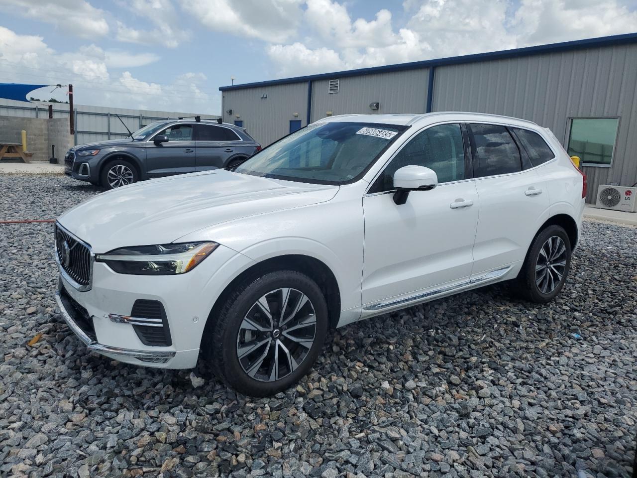 VOLVO XC60 PLUS