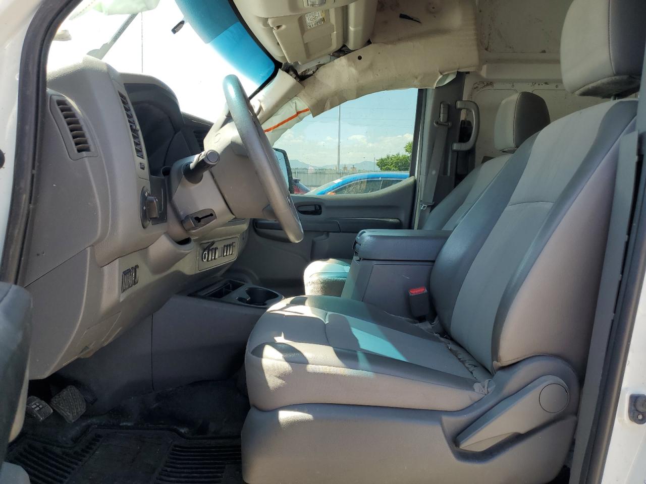 NISSAN NV2500 2500 S