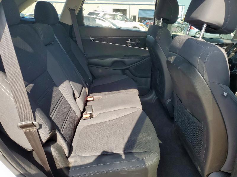 2017 KIA SORENTO LX - 5XYPG4A38HG295218