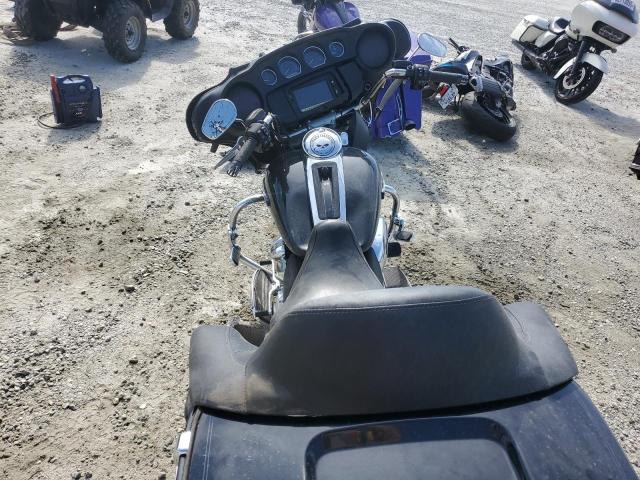 2018 HARLEY-DAVIDSON FLHTCU ULT 1HD1FCC12JB605358