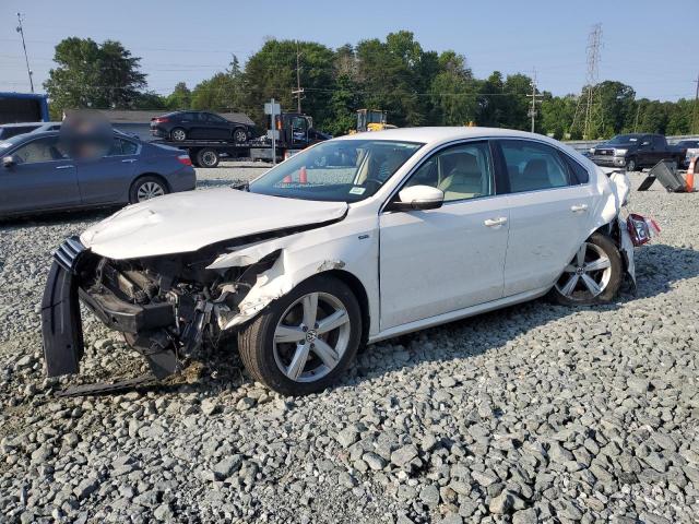 2015 VOLKSWAGEN PASSAT S 1VWAS7A35FC081095