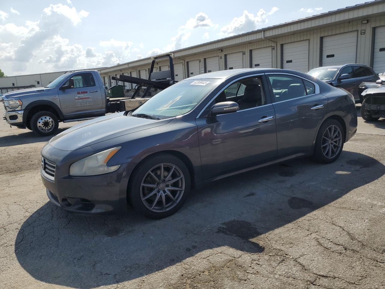 NISSAN MAXIMA S
