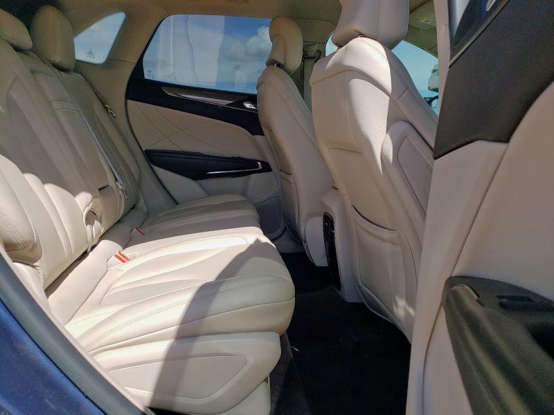 2018 LINCOLN MKC PREMIE 5LMCJ1C99JUL30359