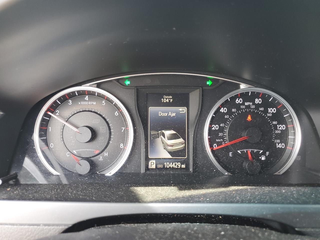 Toyota Camry le 2015
