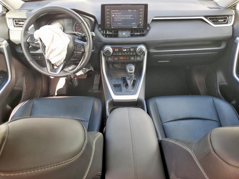 2020 TOYOTA RAV4 XLE P 2T3C1RFV7LC065494