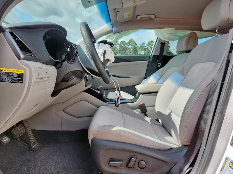 2018 HYUNDAI TUCSON SEL KM8J33A40JU672421